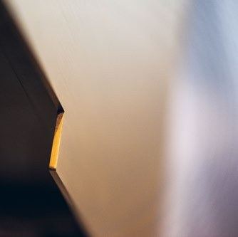 Edelstahl-Kante im Detail