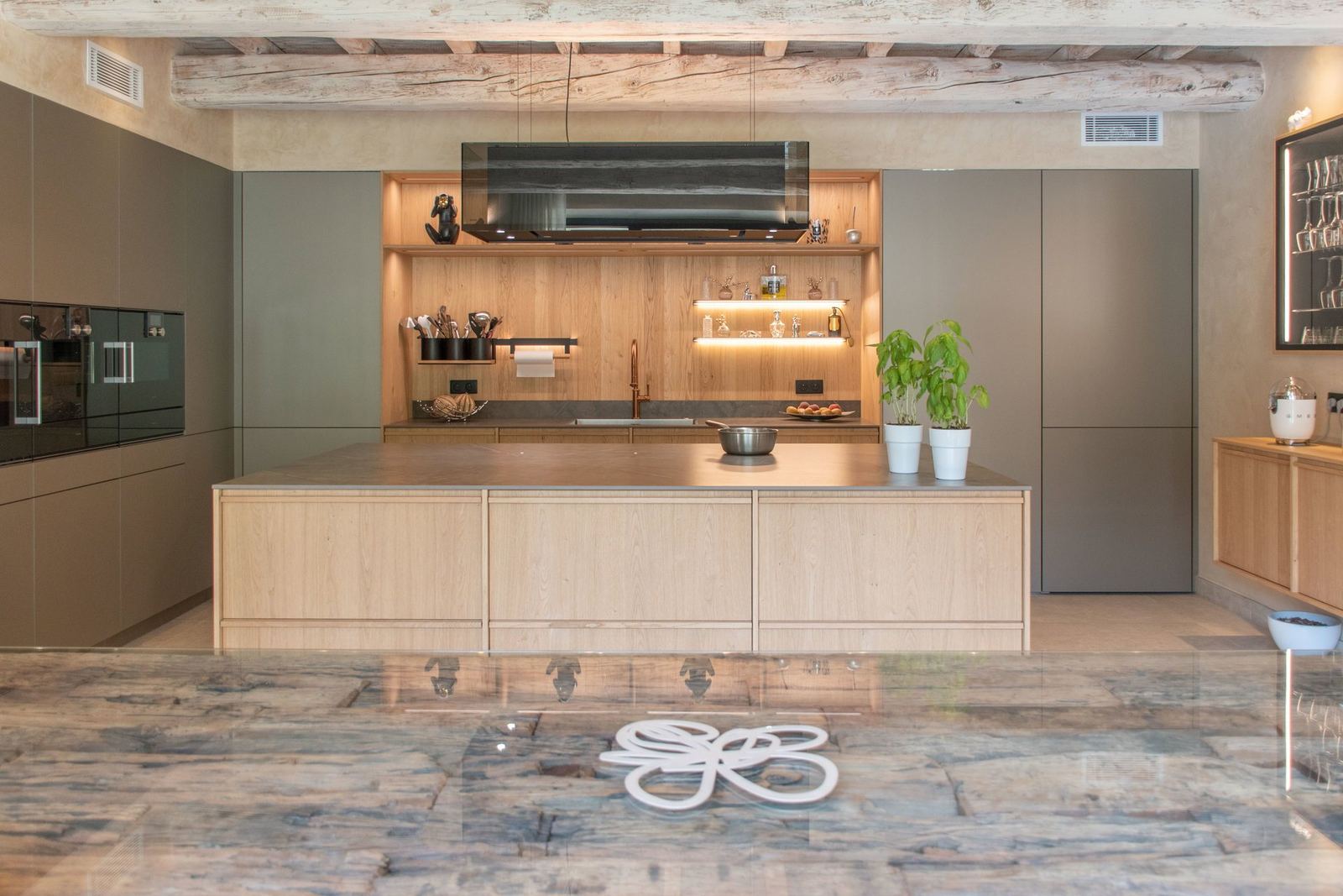 L’esprit des Alpilles – LEICHT-Küche in einem Landhaus in der Provence